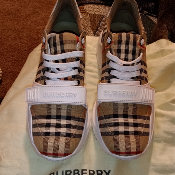 Men's Burberry shoes